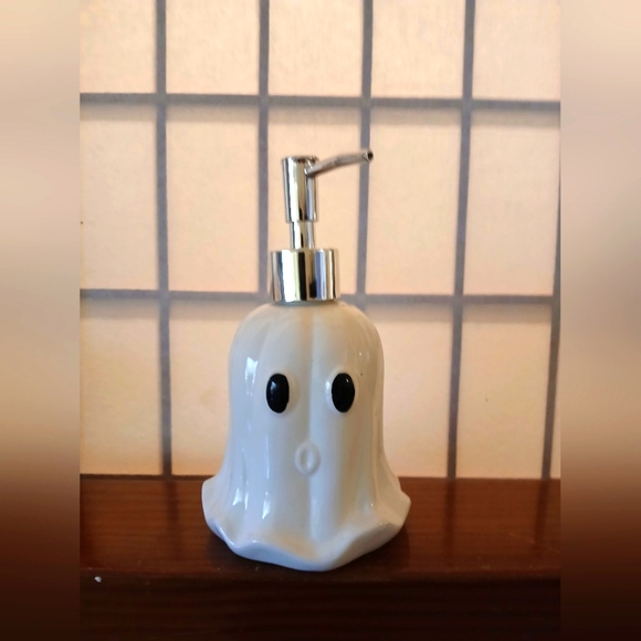 Little white ghost soap dispenser - Picture 1 of 1